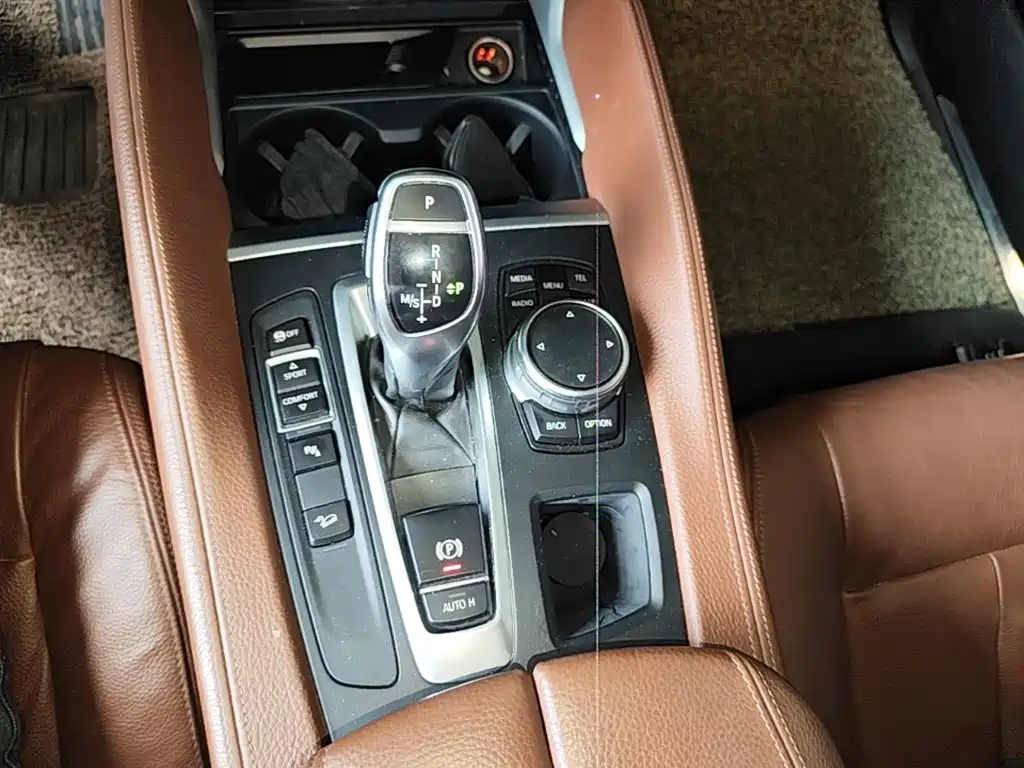 BMW X6 2015 — фото 10