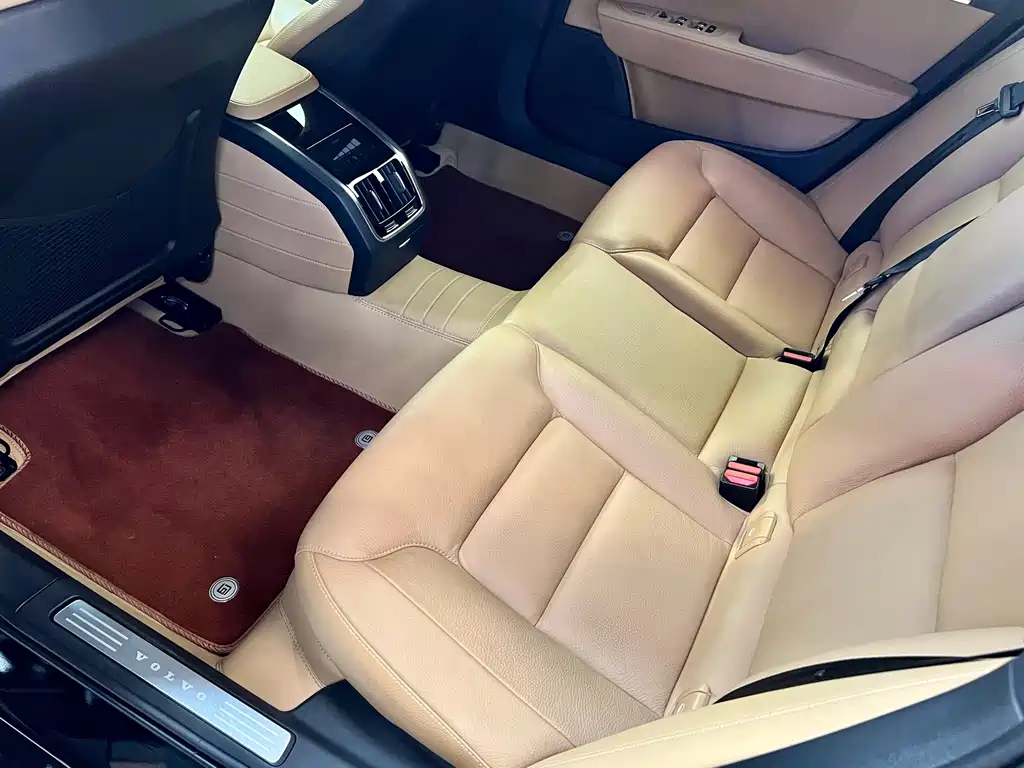 Volvo S90 2018 — фото 15