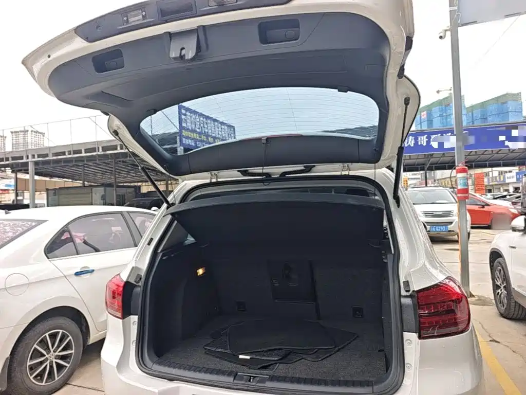 Volkswagen Tiguan 2016 — фото 19