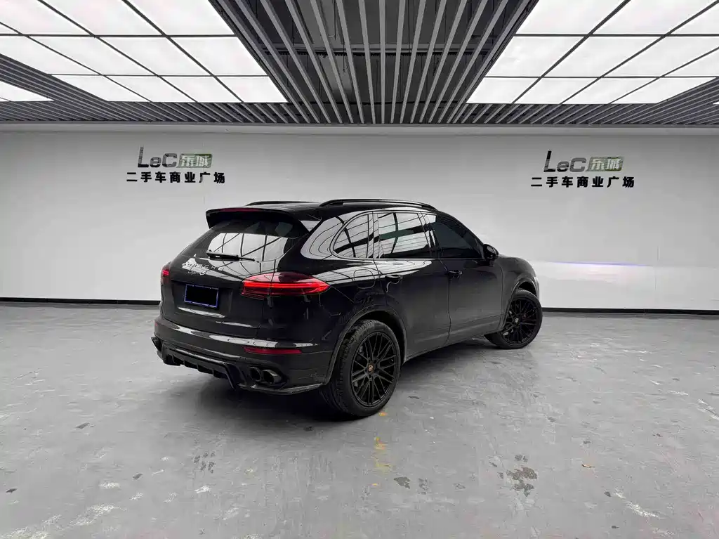Porsche Cayenne 2017 — фото 4