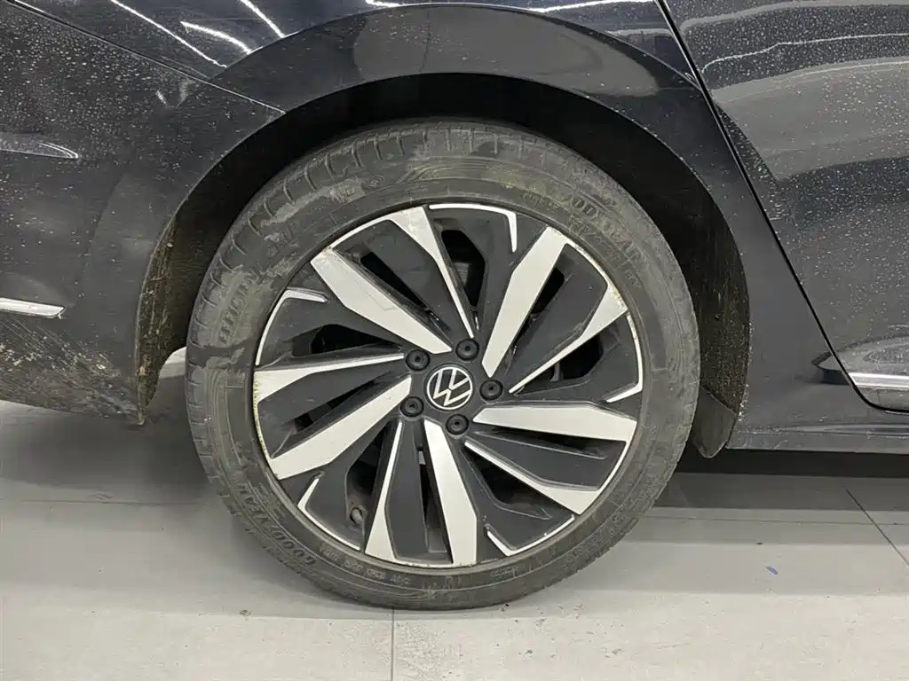 Volkswagen Passat 2022 — фото 10