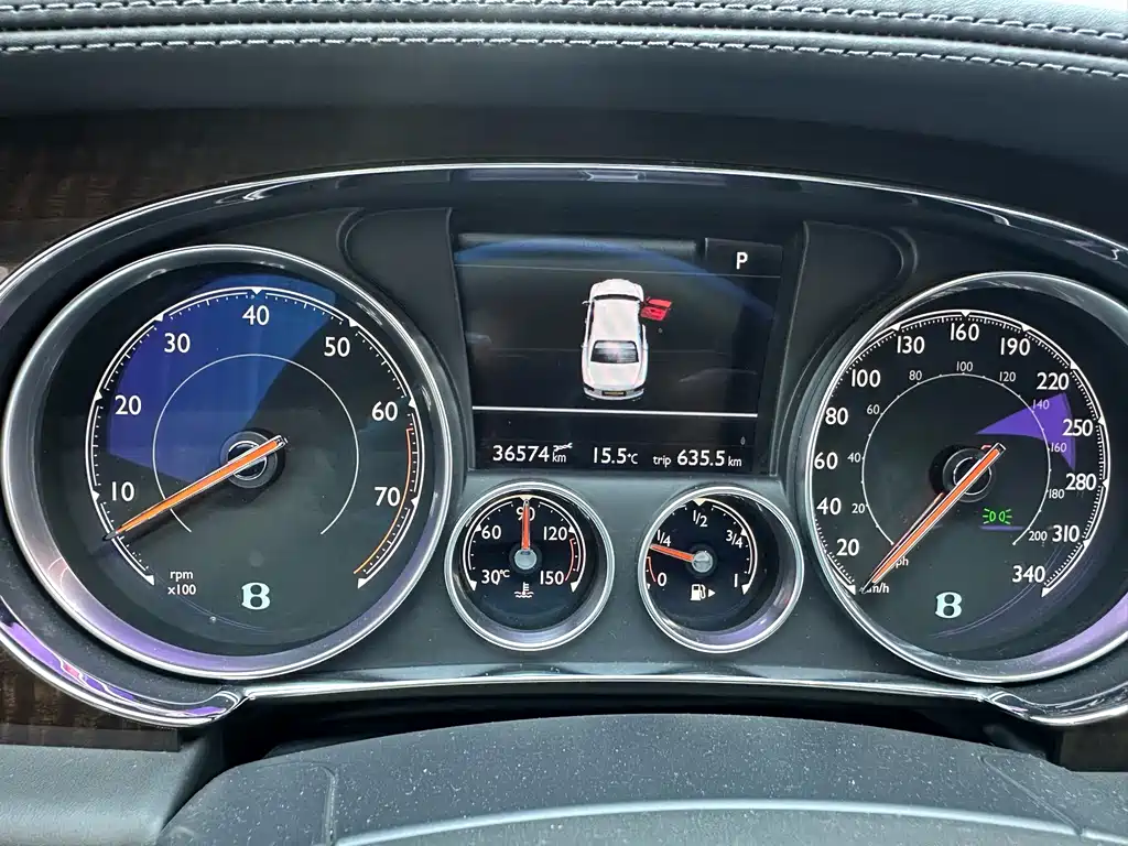 Bentley Flying Spur 2018 — фото 19