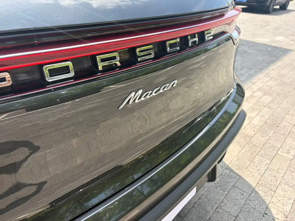 Porsche Macan 2025 — фото 19