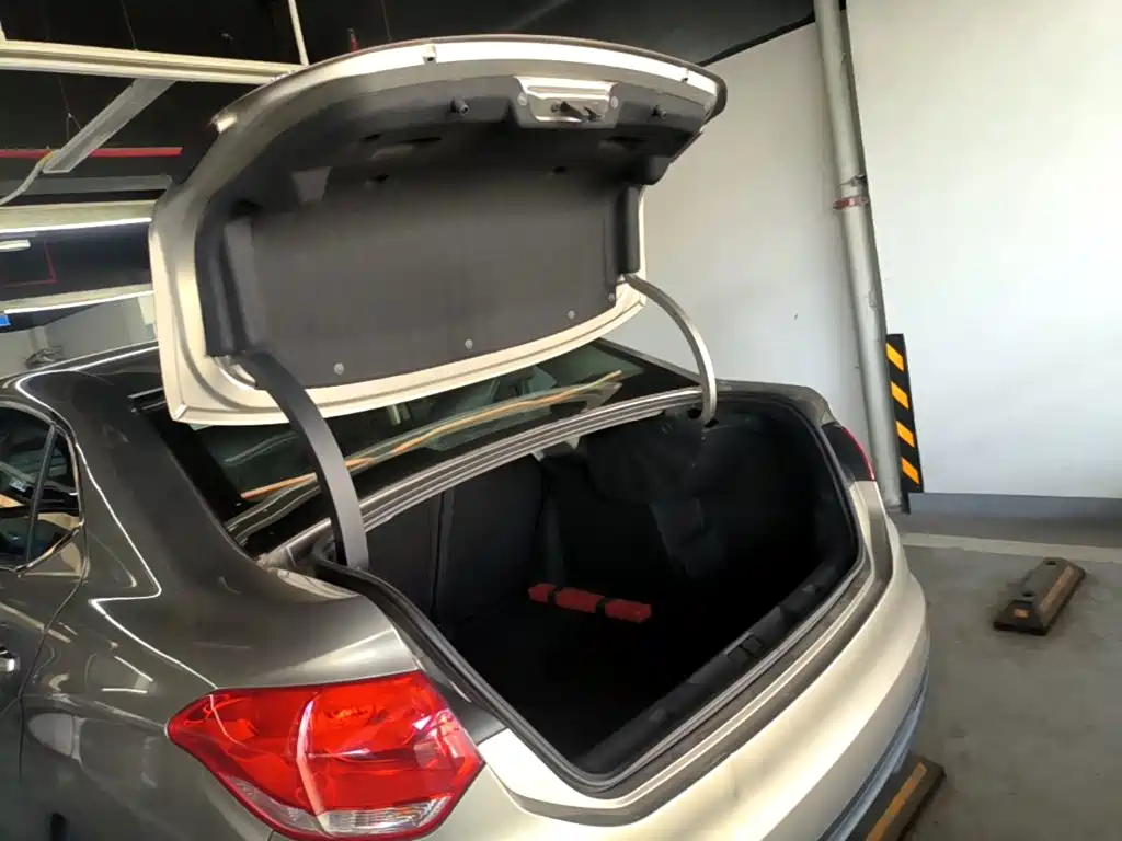 Citroën C4L 2014 — фото 19