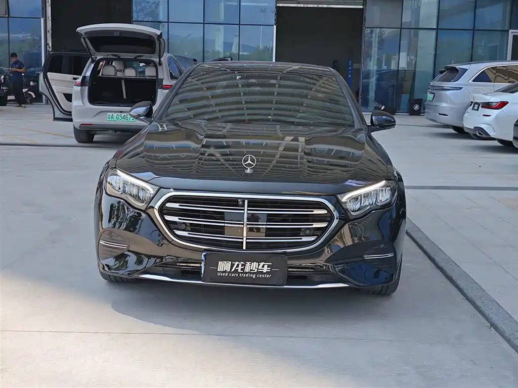 Mercedes-Benz E-Class 2024