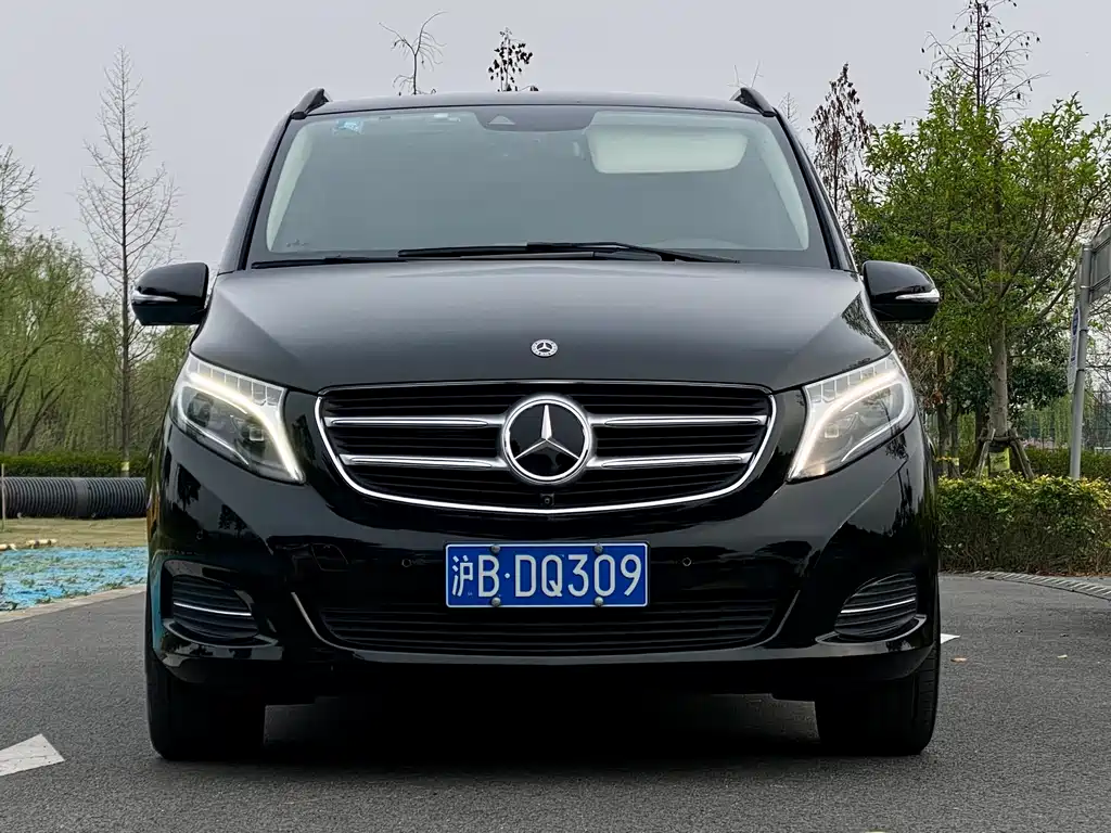 Mercedes-Benz V-Class 2017 — фото 22
