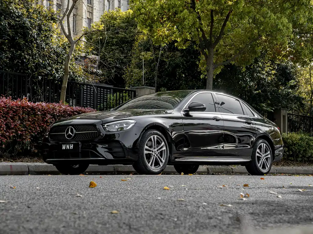 Mercedes-Benz E-Class 2022 — фото 1