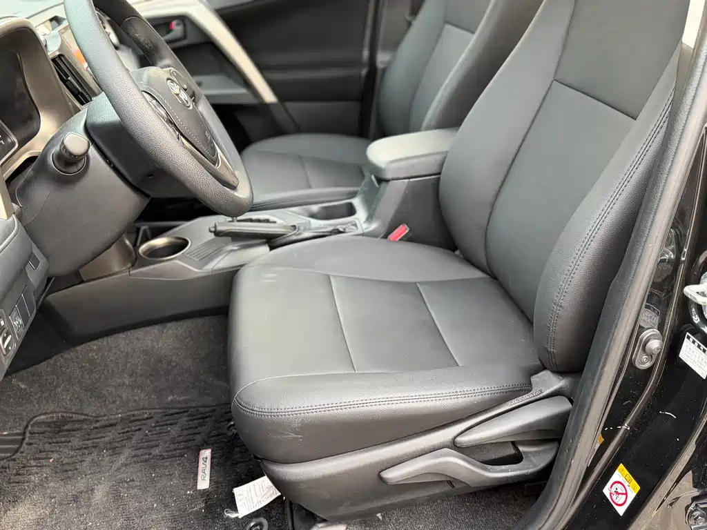 Toyota RAV4 2015 — фото 10