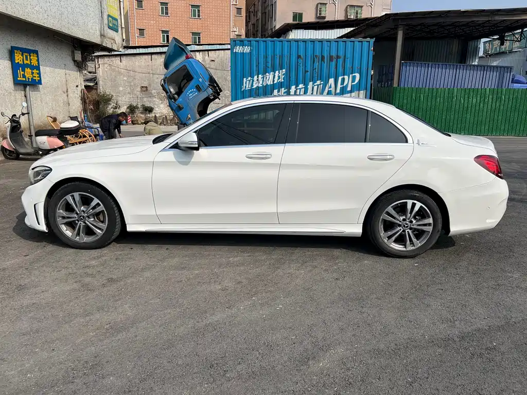 Mercedes-Benz C-Class 2020 — фото 23