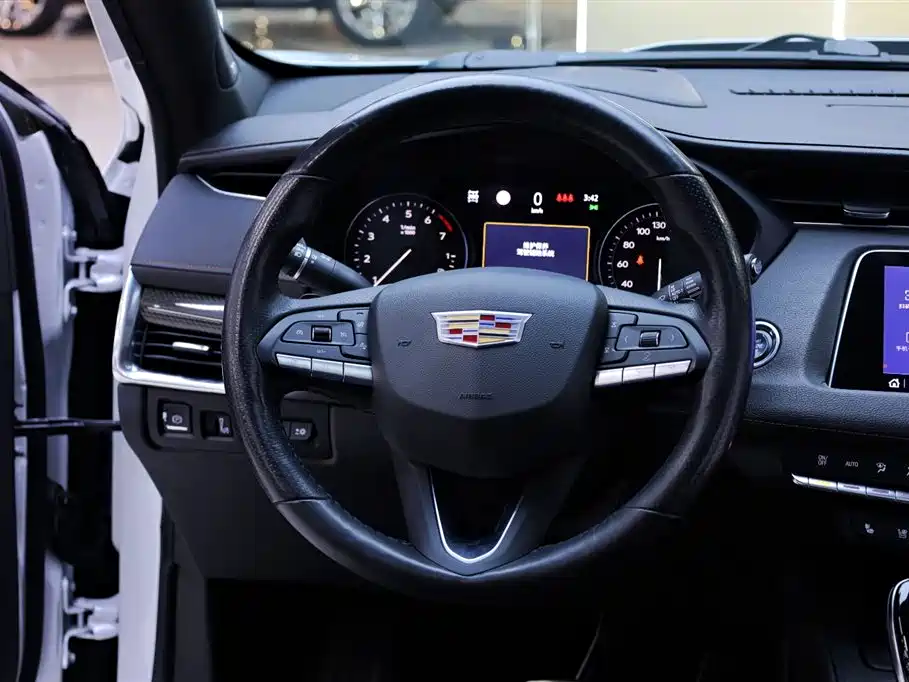 Cadillac XT4 2020 — фото 23