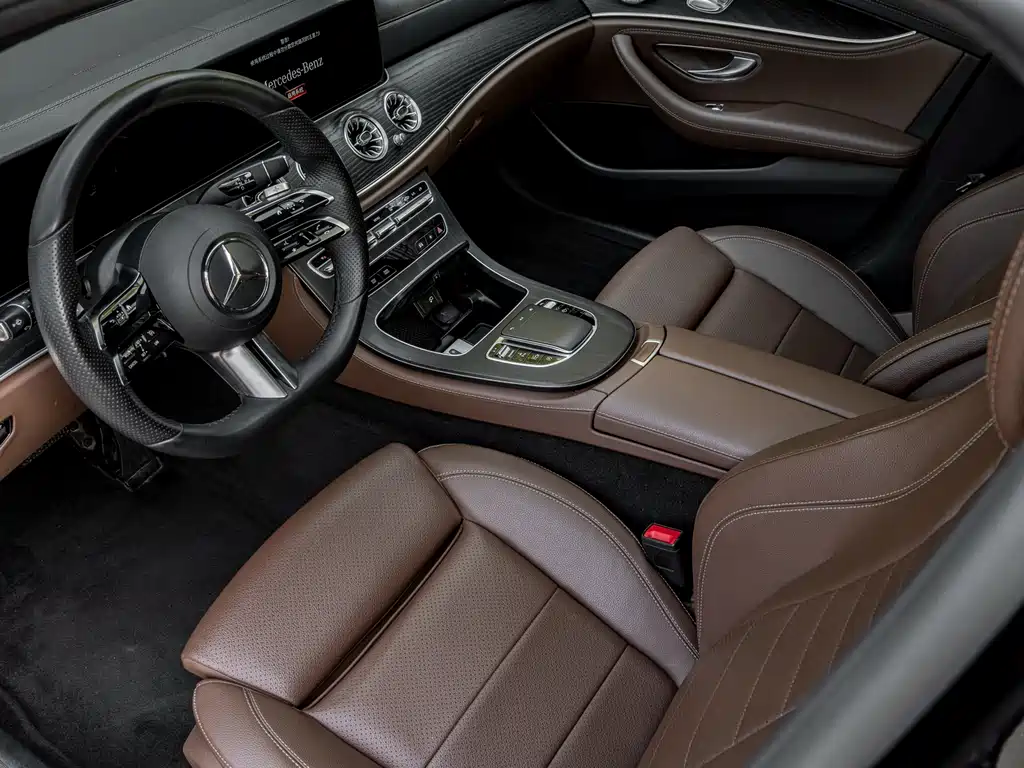 Mercedes-Benz E-Class 2022 — фото 6