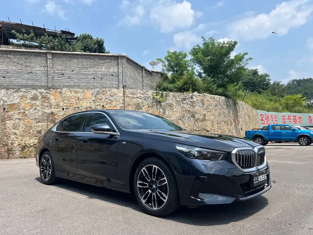 BMW 5 Series 2025
