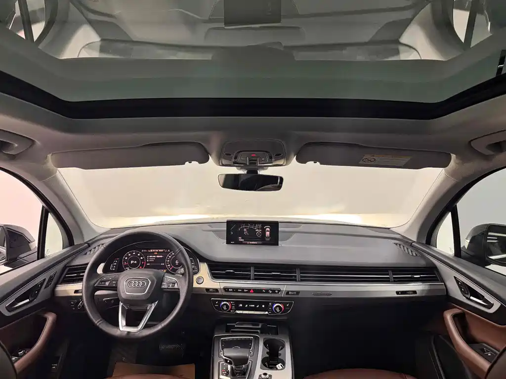 Audi Q7 2019 — фото 18