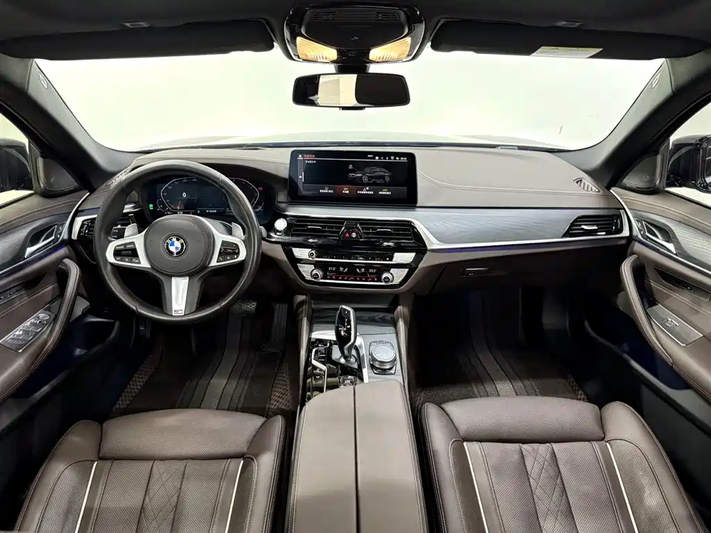 BMW 5 Series 2021 — фото 10