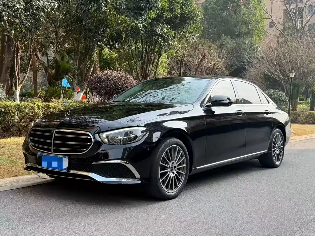 Mercedes-Benz E-Class 2023 — фото 2