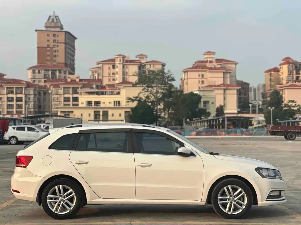 Volkswagen Gran Lavida 2017 — фото 10