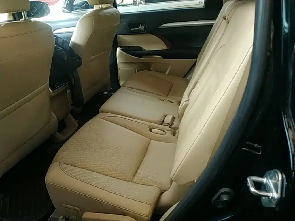 Toyota Highlander 2015 — фото 17