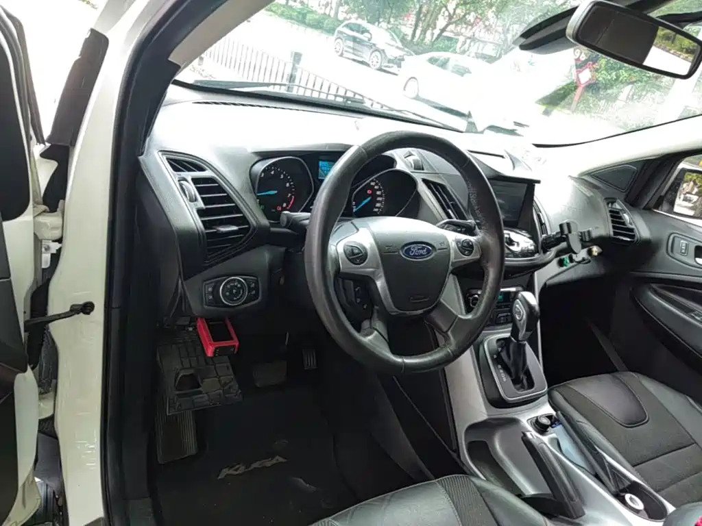 Ford Kuga 2016 — фото 6