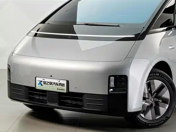 Li Auto MEGA 2025