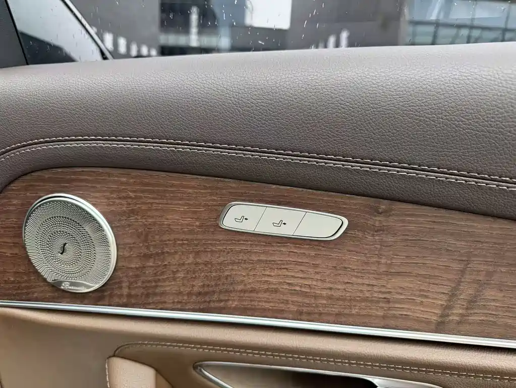 Mercedes-Benz E-Class 2023 — фото 27