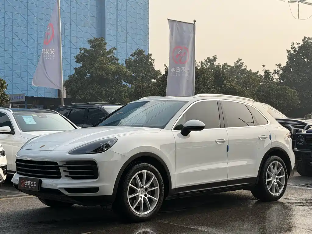 Porsche Cayenne 2021 — фото 1