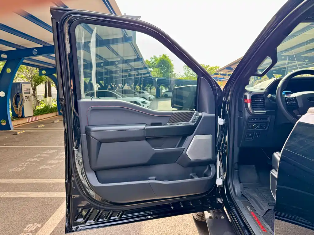 Ford F-150 Raptor 2025 — фото 10