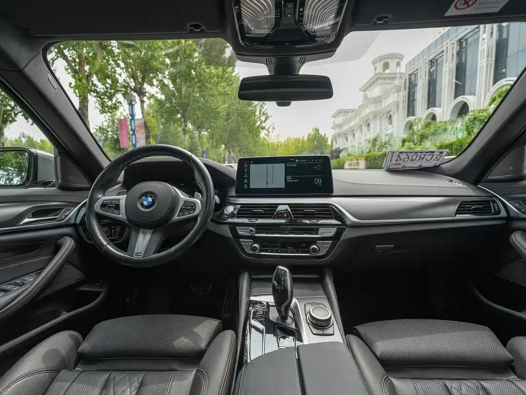 BMW 5 Series 2022 — фото 13
