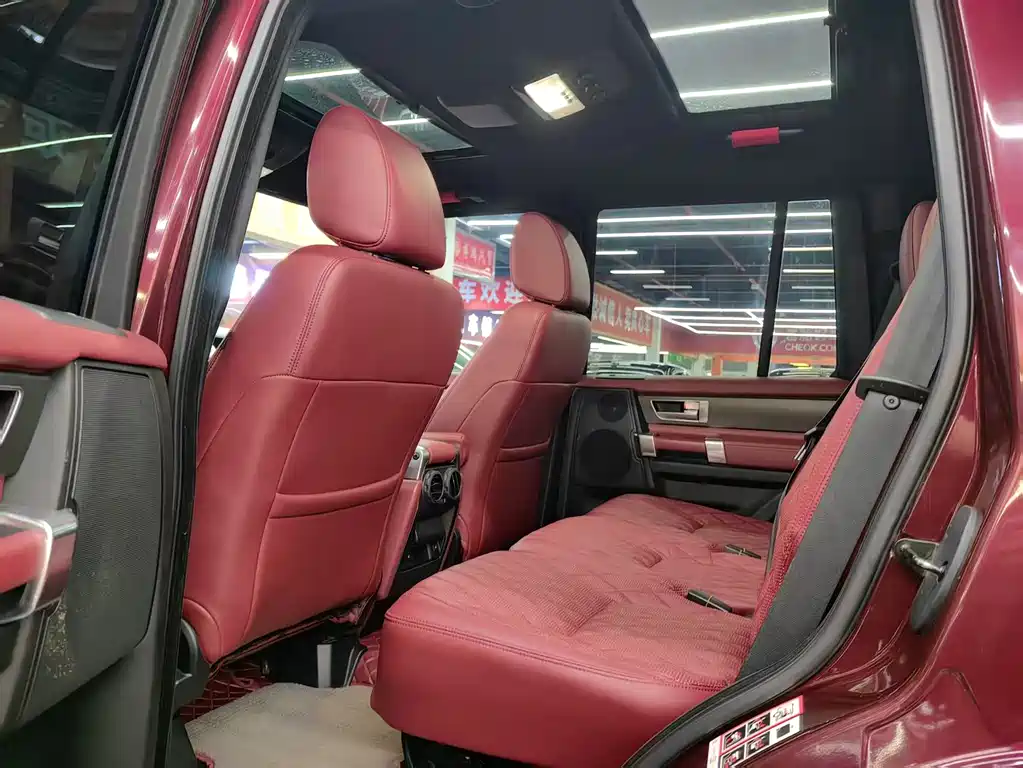 Land Rover Discovery 2015 — фото 11