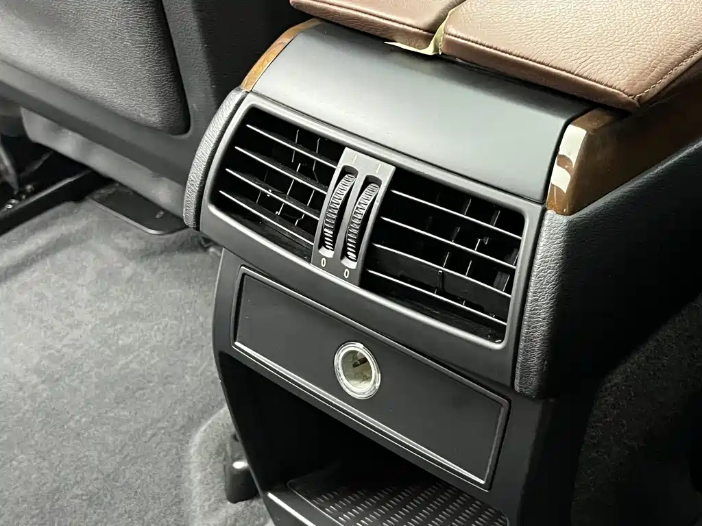 BMW X5 2010 — фото 17