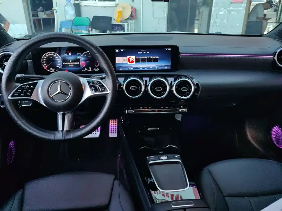 Mercedes-Benz A-Class 2024 — фото 12