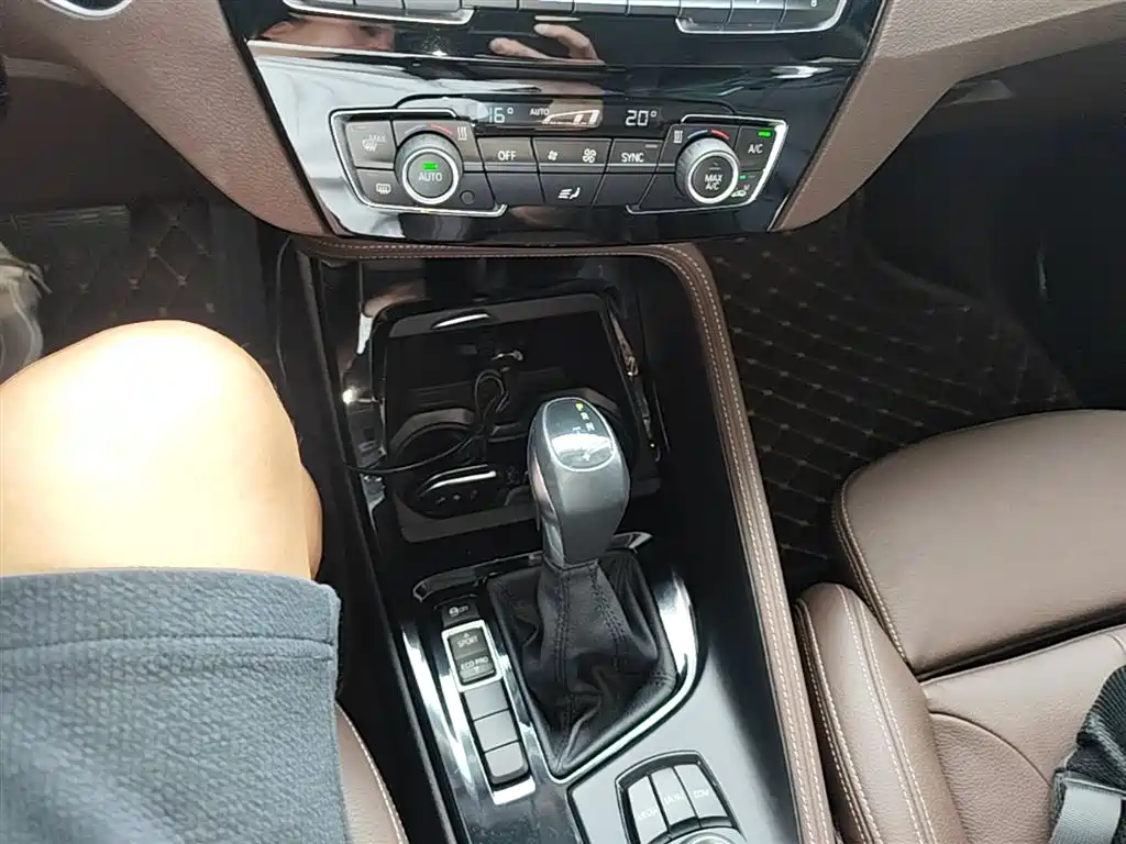 BMW X1 2018 — фото 14