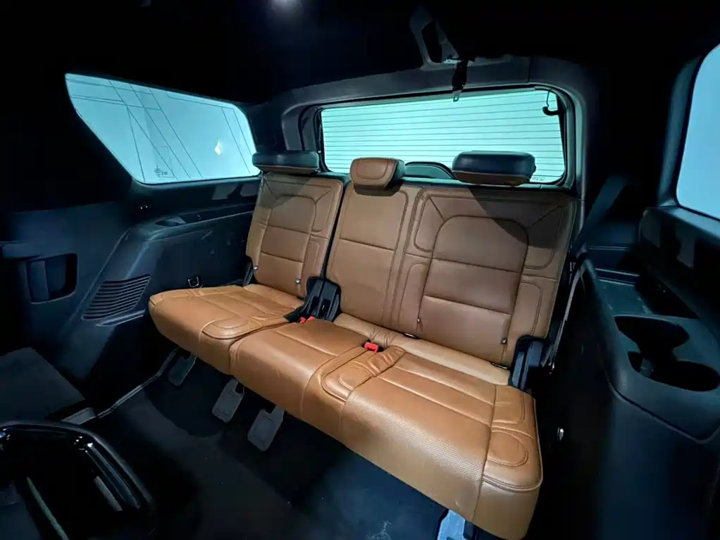 Lincoln Navigator 2018 — фото 18