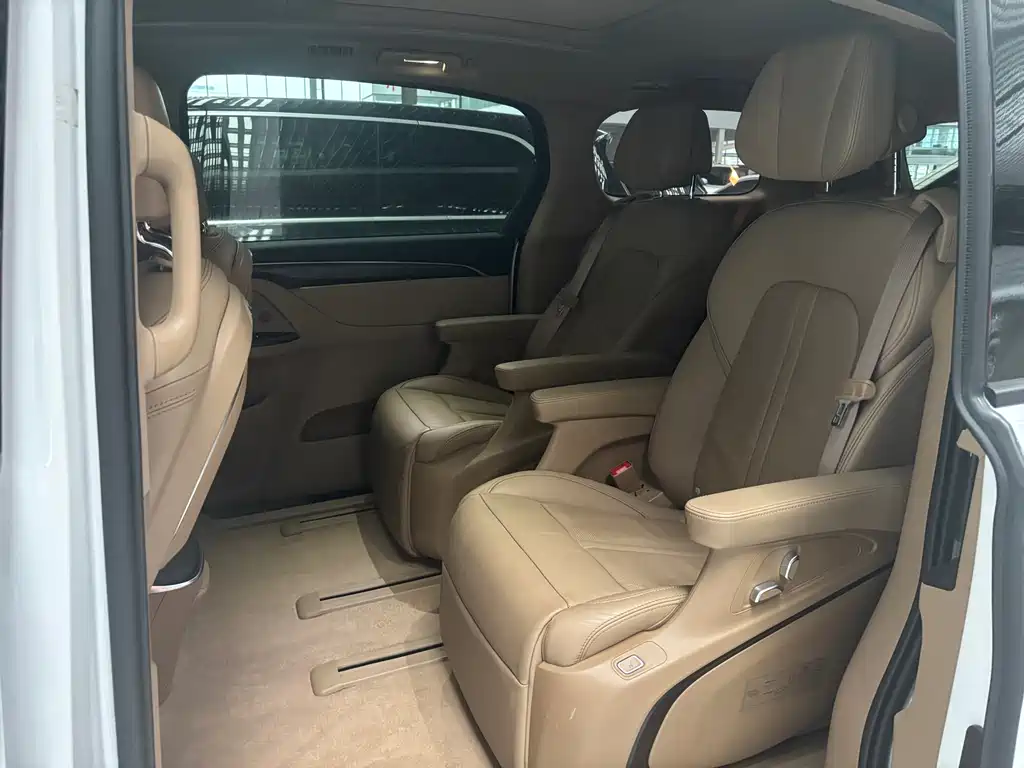 Buick GL8 2021 — фото 6