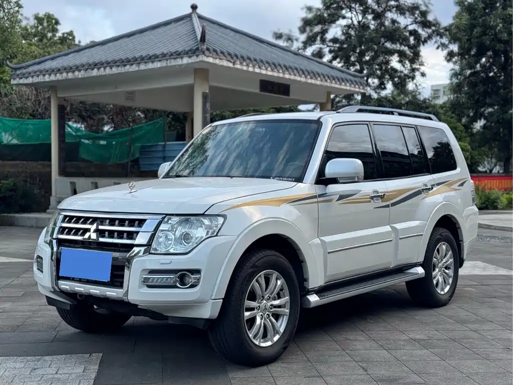Mitsubishi Pajero 2019 — фото 1