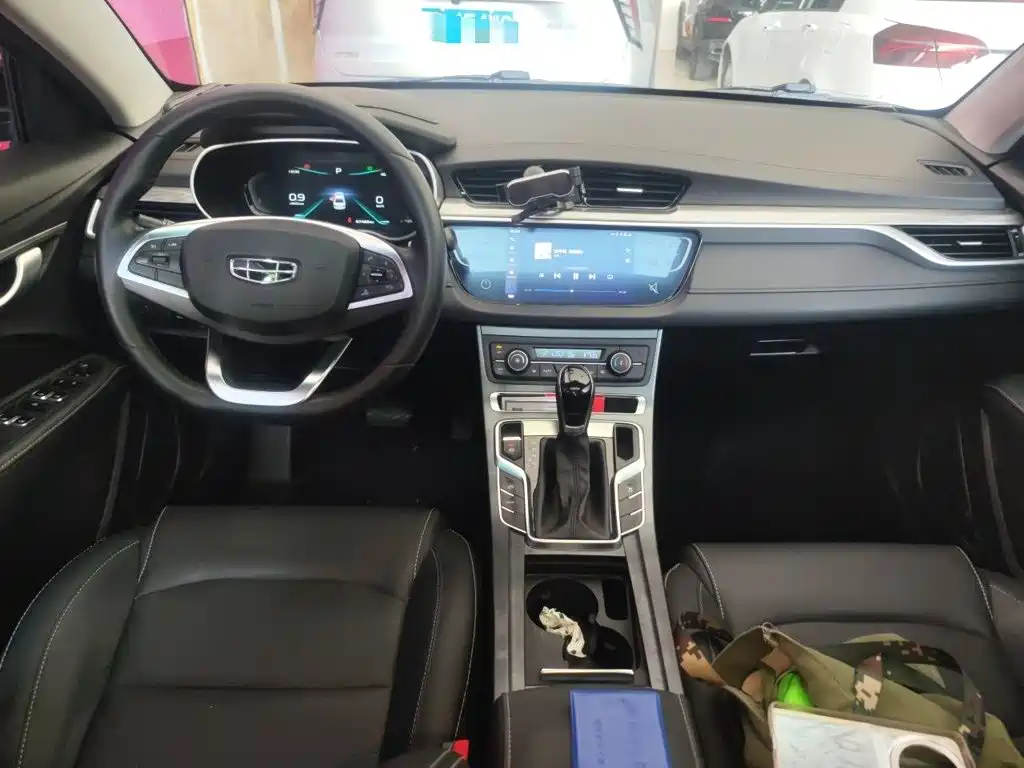 Geely Emgrand 2020