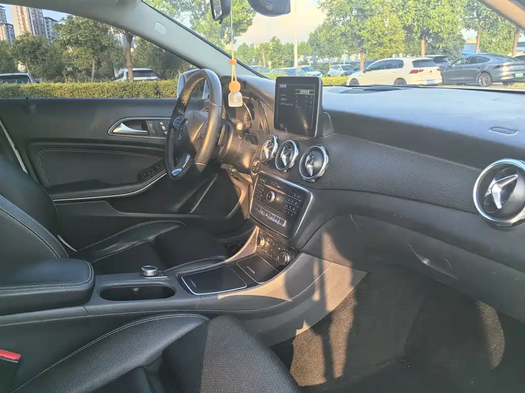 Mercedes-Benz GLA 2018 — фото 13