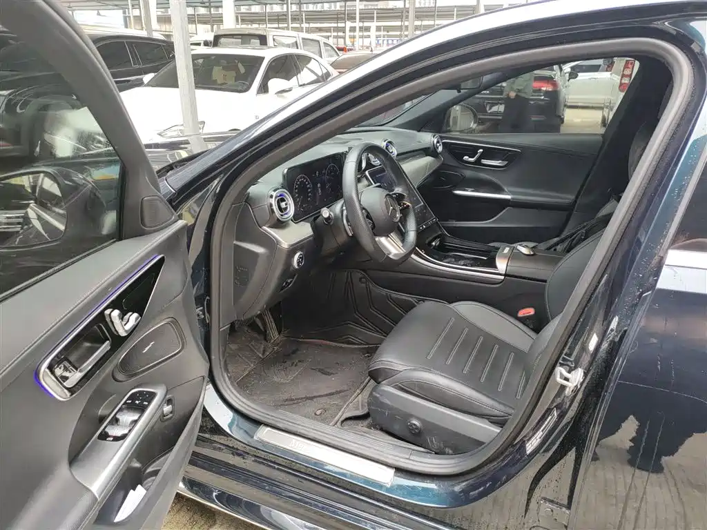 Mercedes-Benz C-Class 2023 — фото 15