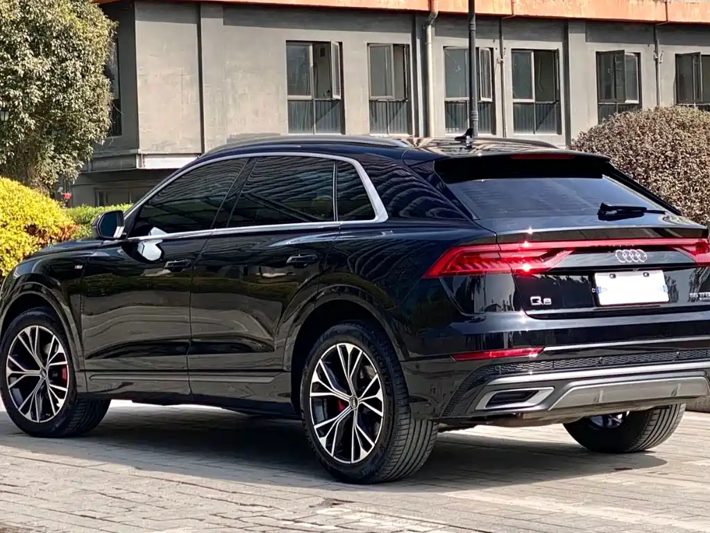 Audi Q8 2021 — фото 2