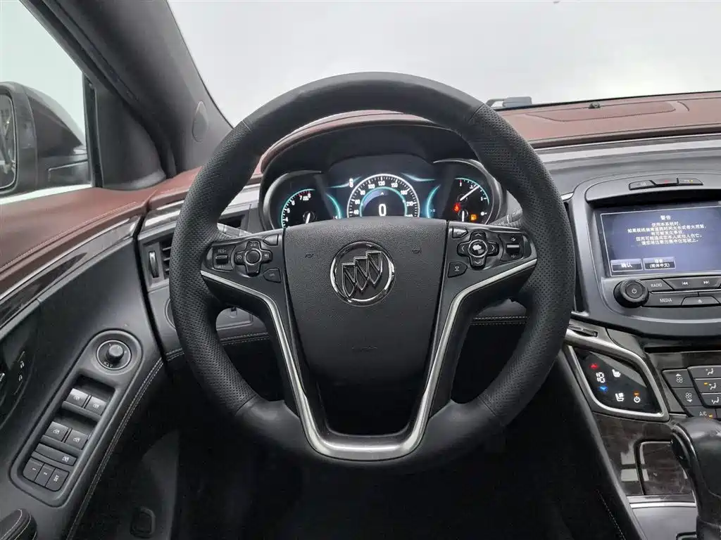 Buick LaCrosse 2015 — фото 11