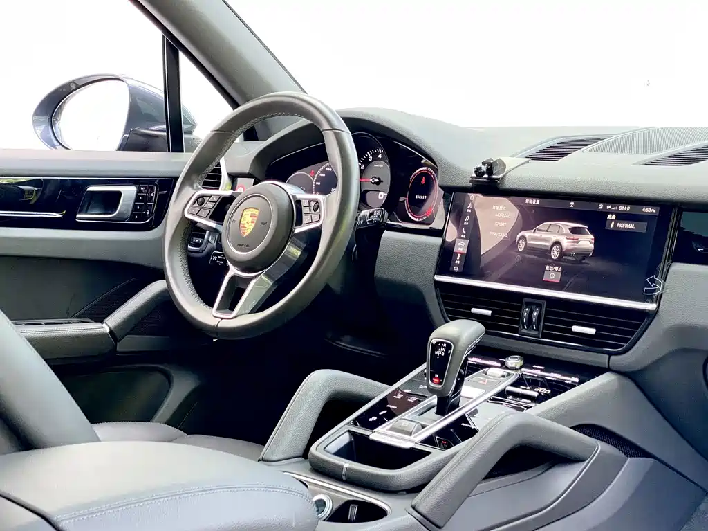 Porsche Cayenne 2018 — фото 14