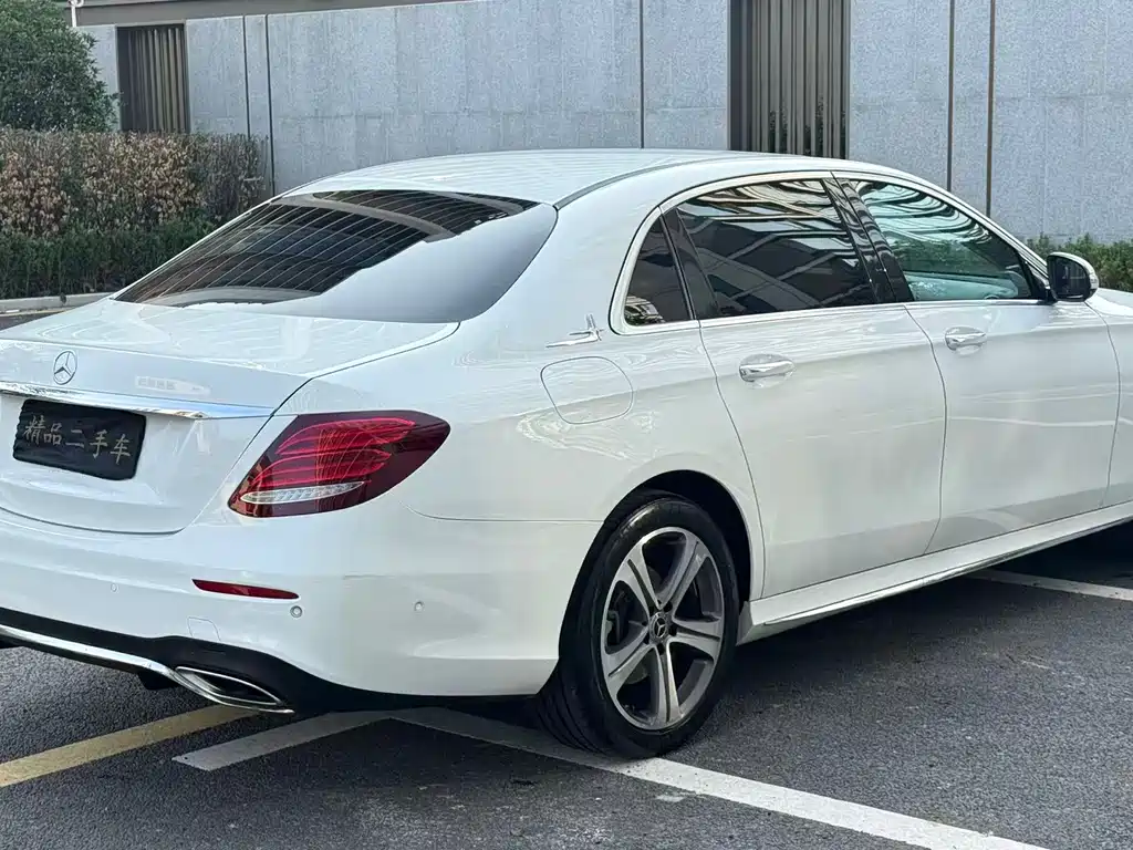 Mercedes-Benz E-Class 2019 — фото 6