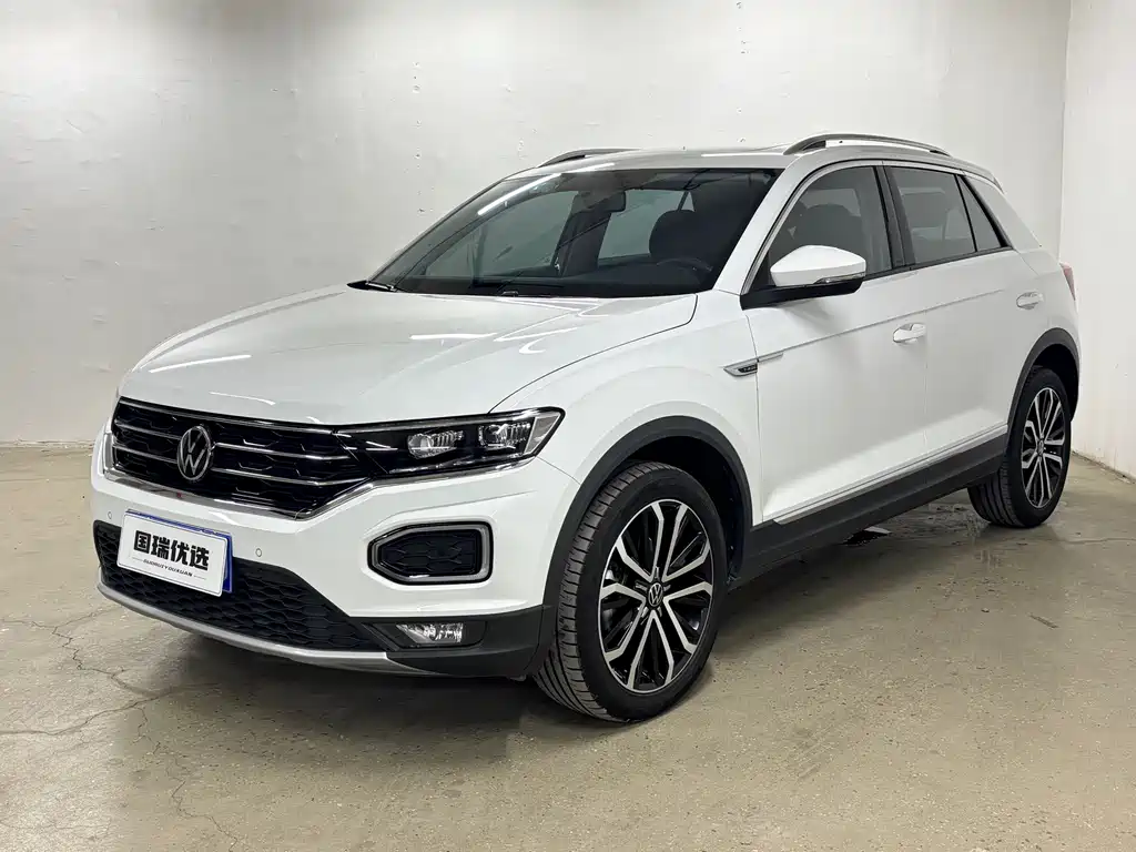 Volkswagen T-Roc 2023 — фото 1