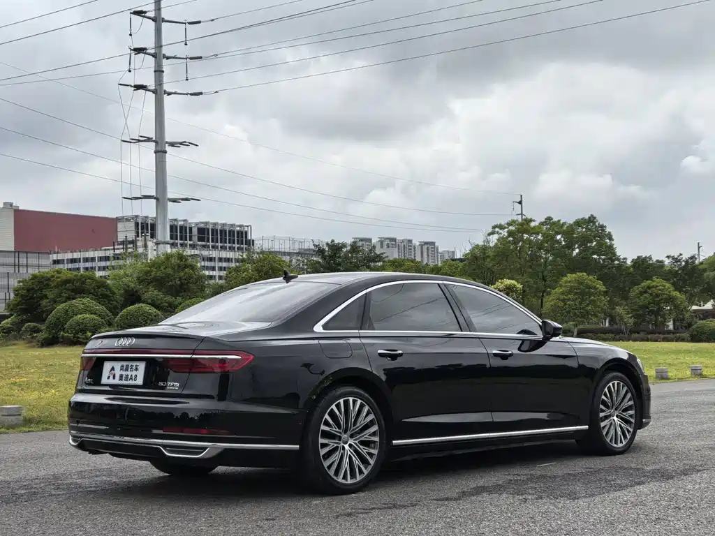 Audi A8 2020 — фото 19