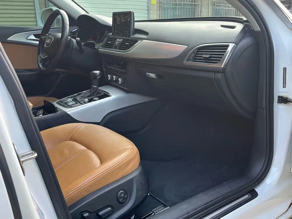 Audi A6L 2015 — фото 13