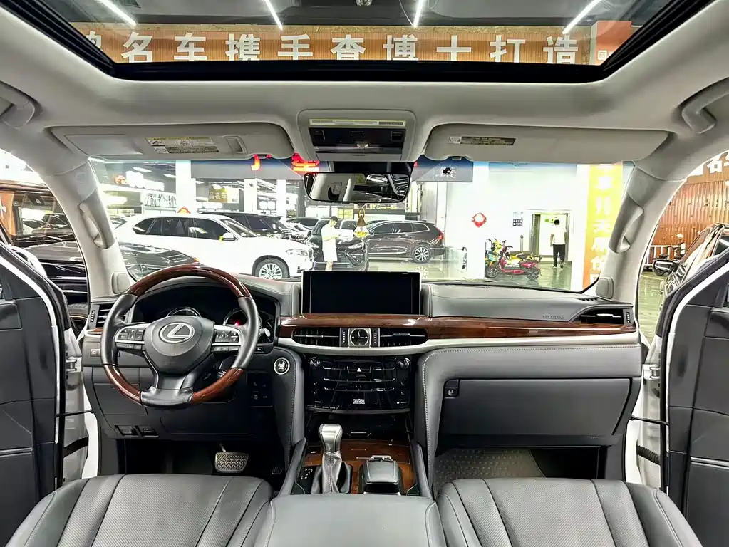 Lexus LX 2023 — фото 13