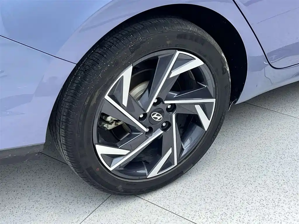 Hyundai Elantra 2024 — фото 11