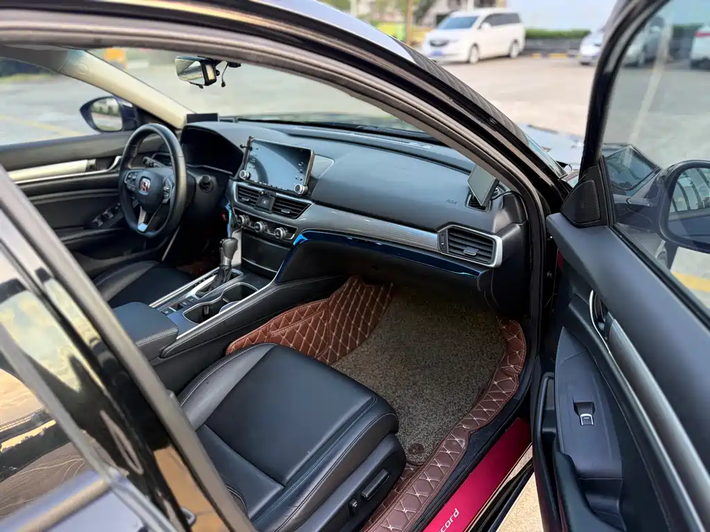 Honda Accord 2018 — фото 16