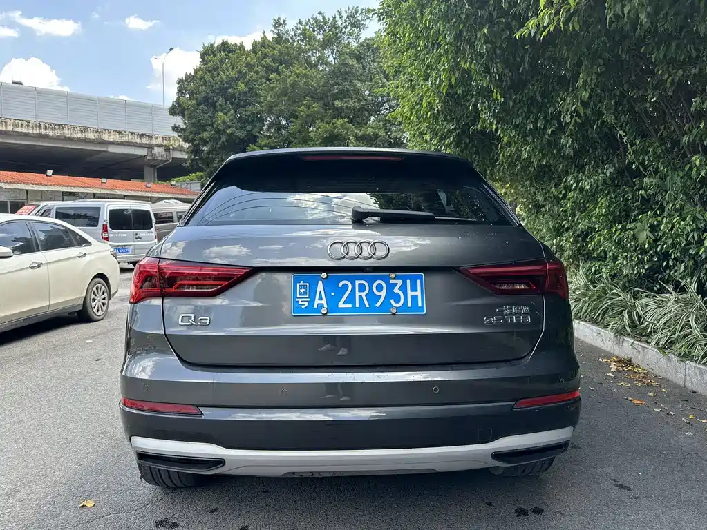 Audi Q3 2020 — фото 8