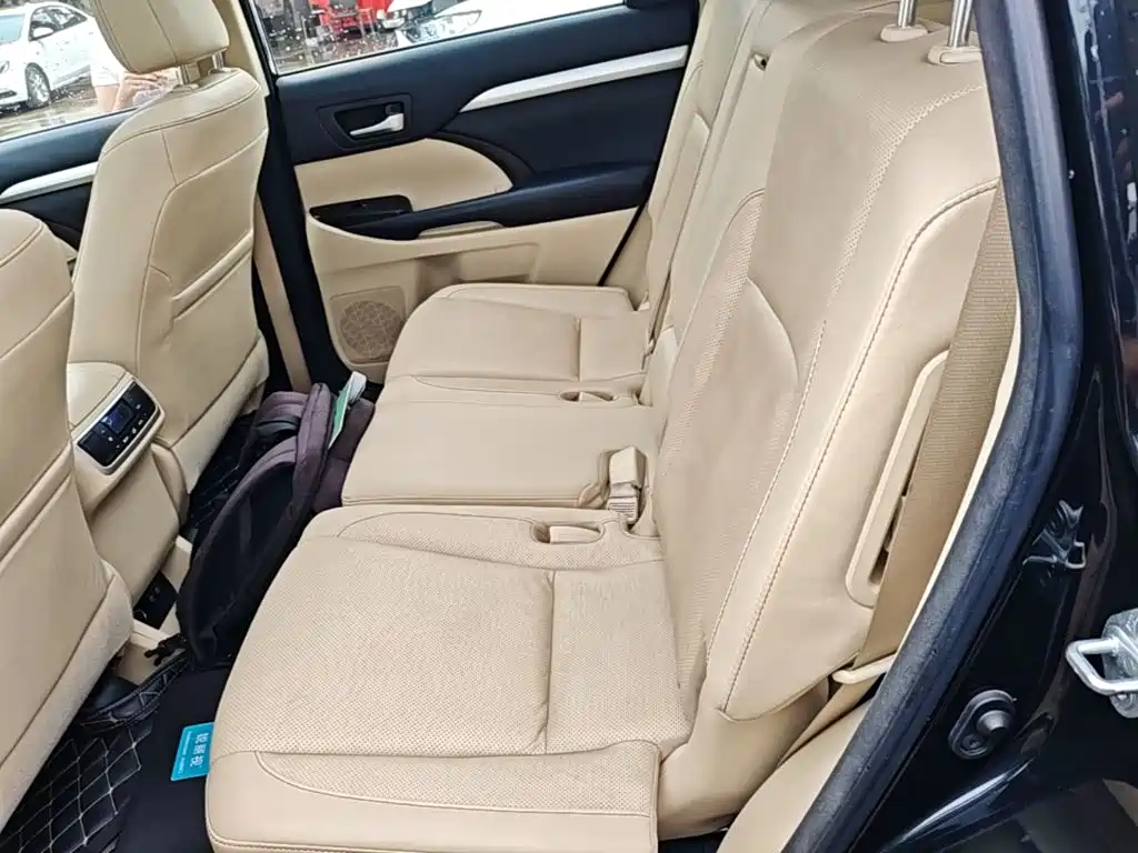 Toyota Highlander 2018 — фото 17