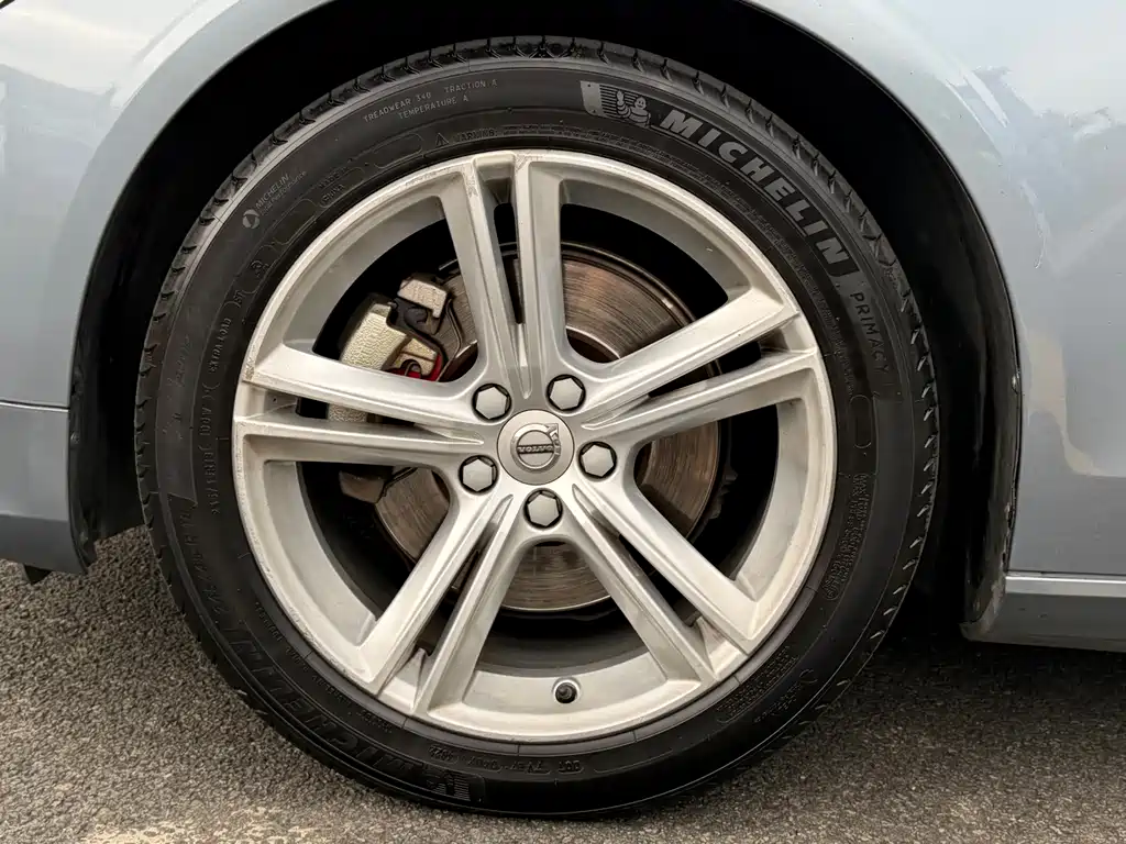 Volvo S90 2018 — фото 14